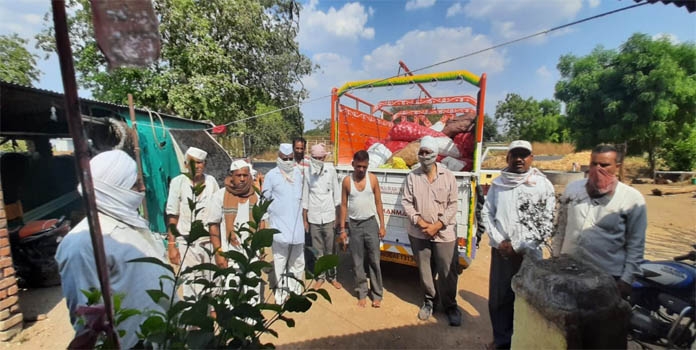 सेवाकार्याचा महामार्ग_1&n