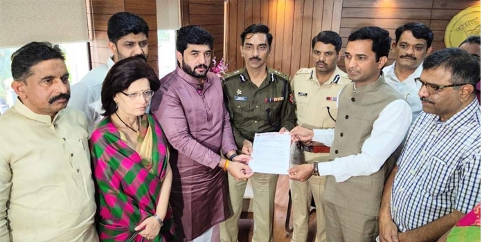 bjp pune_1&nbsp;&nbsp;H x