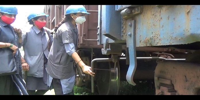 GIRLS ON TRAIN EDITED_1&n