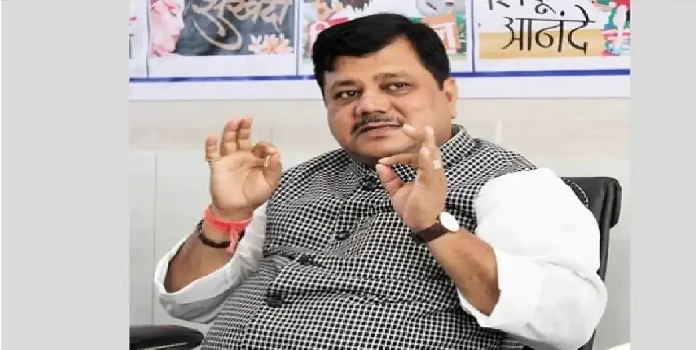 pravin darekar_1 &nb