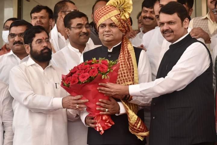 नार्वेकर 