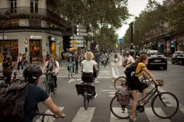 In Paris, the use of bicycles increased to avoid traffic disruption due to a strike by railway workers