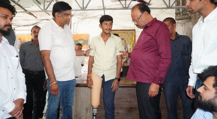 Chandrashekhar Bawankule At Koradi Public Relations Office