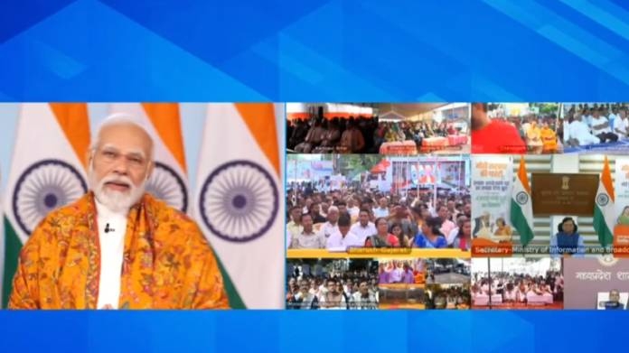 PM Narendra Modi on Digital Van 