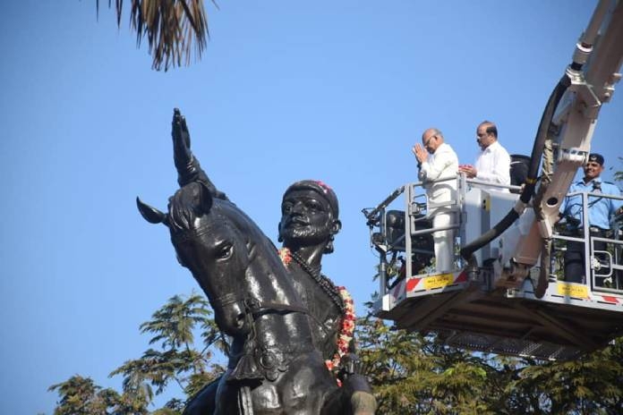 Governor Ramesh Bais garlanded the statue of Chhatrapati Shivaji Maharaj