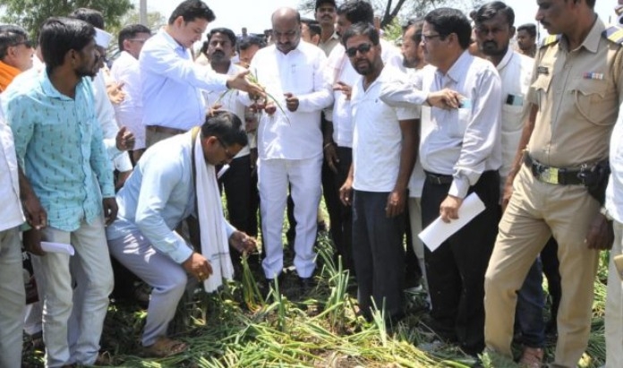 assistance-will-be-provided-to-all-affected-farmers-testimony-of-guardian-minister-sandipan-bhumre