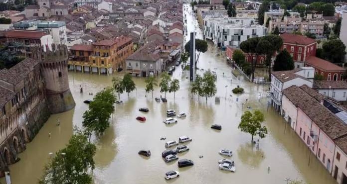 floods-in-italy-kill-13-people