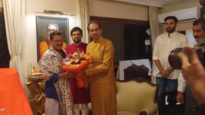 Arvind Kejriwal met Uddhav Thackeray mva 