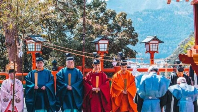 faith-in-religion-is-declining-in-japan-50-of-women-lost-faith-35-are-not-comfortable