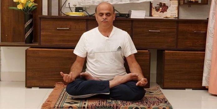 Article On Yoga Supporter Manoj Patwardhan
