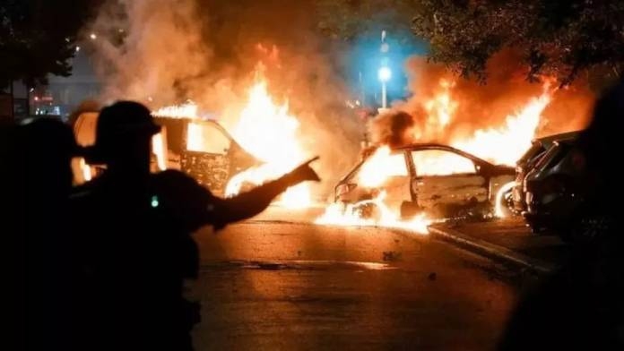 Anger in Paris after police kill teen in traffic stop