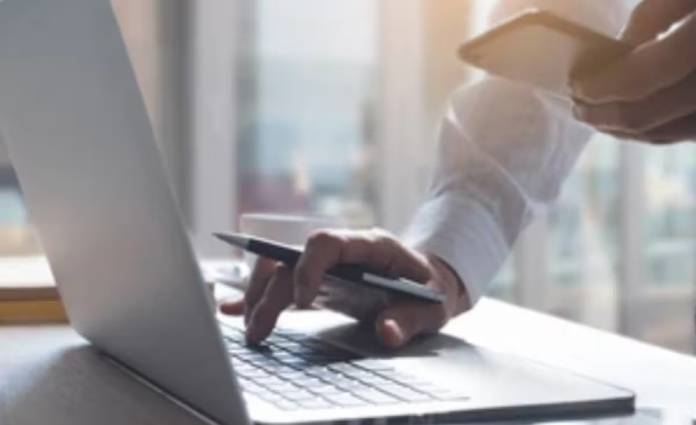 central government employee will get mobiles and laptops