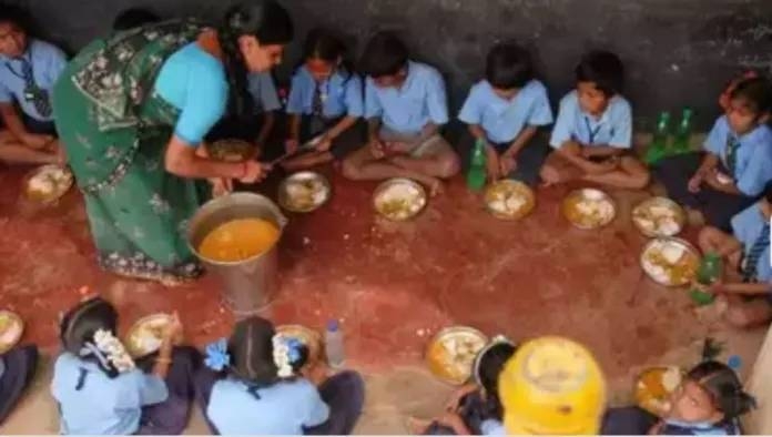 70 students of a Delhi government school hospitalised after consumption of mid-day meal