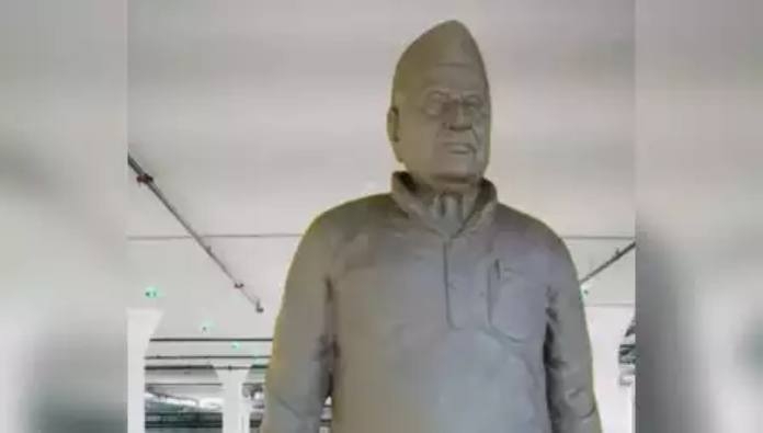 UP Civic Body Removes Mulayam Singh Yadav Statue 'Installed Without Permission' In Hardoi