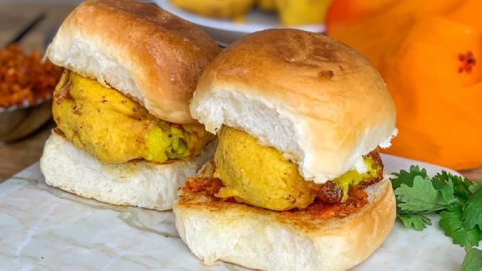 lakh-annually-vada-pav-sellers-income