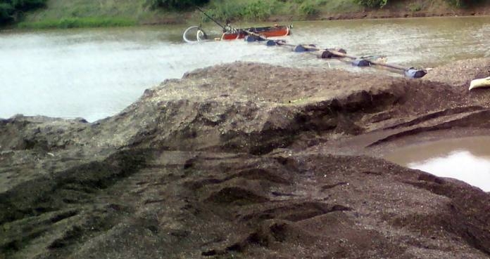 maharashtra govt on Unauthorized sand mining