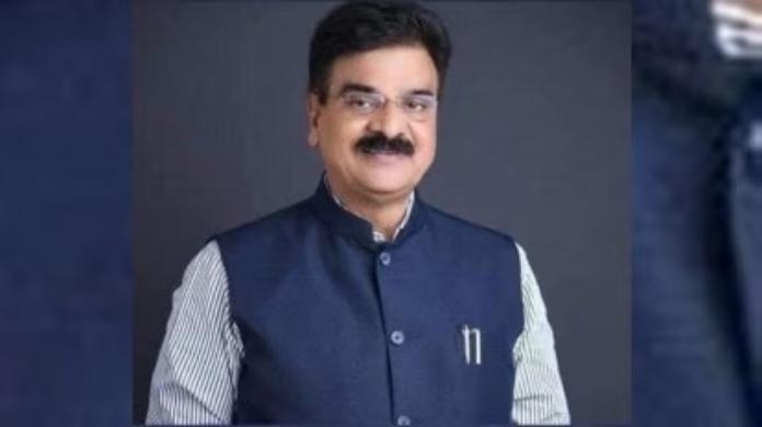 Vijay Shivtare mets devendra fadnavis