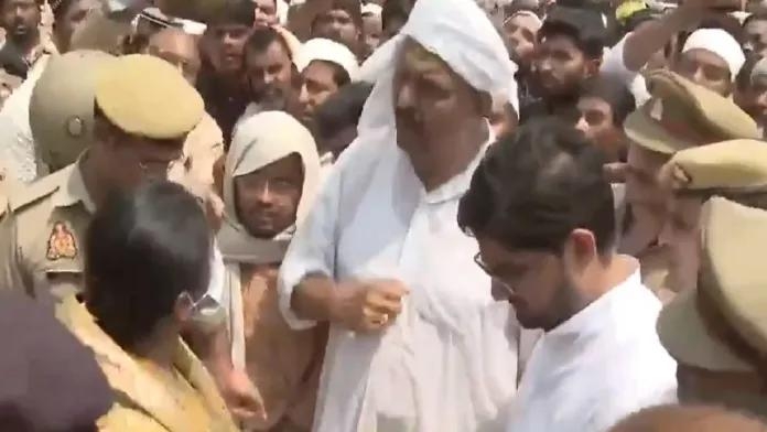 dm-and-afzal-ansari-strong-debate-last-rite