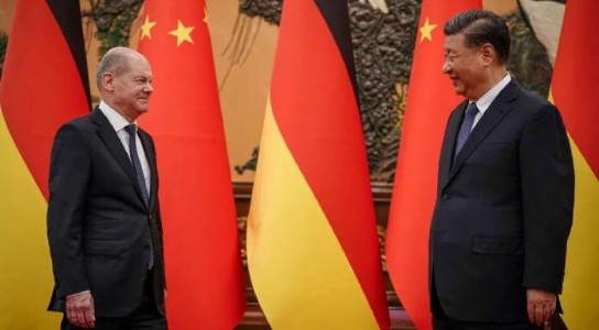 जर्मनीचे चीनला आलिंगन की चीनपुढे लोटांगण?