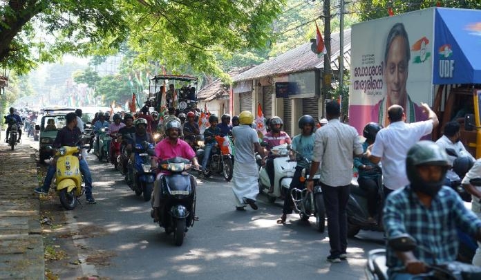 protest-against-congress-leader-shashi-tharoor