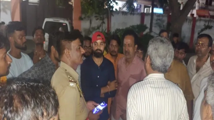 Stone Pelting Ganesh Murti