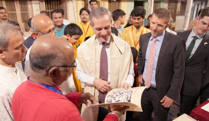 mumbai ganesh pandal american ambassador visited