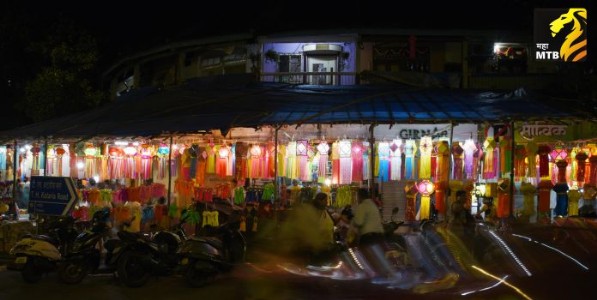 आकाशदिव्यांची मांदियाळी