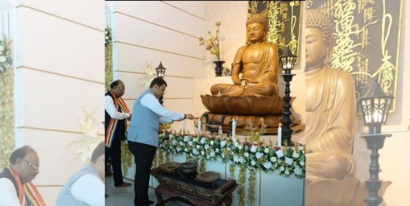 डॉ. बाबासाहेब आंबेडकर यांनी धम्मचक्र प्रवर्तनातून विश्वाला सामाजिक समतेची दिशा दिली : देवेंद्र फडणवीस