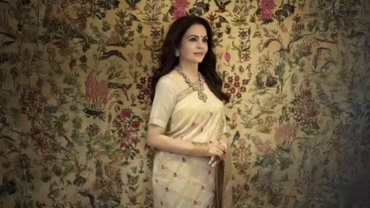 वाढदिवसानिमित्त जाणून घेऊया नीता मुकेश अंबानी यांचा सेवाभाव, संस्कार आणि संस्थाबांधणीचा प्रेरणादायी प्रवास!