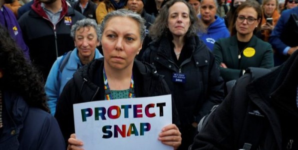 महासत्तेचा पत्त्यांचा डोलारा