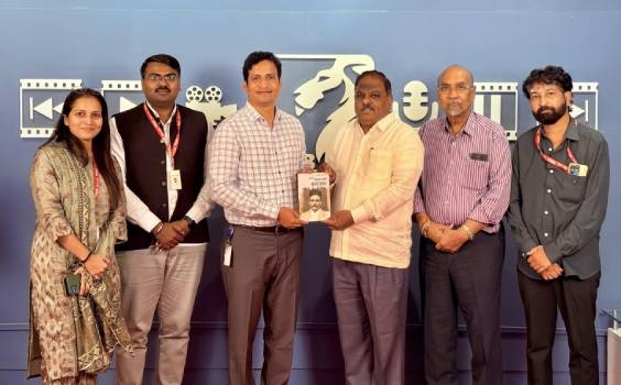 Pradeep Peshkar, state president of BJP Good Governance Cell Goodwill visit to the head office of Mumbai Tarun Bharat