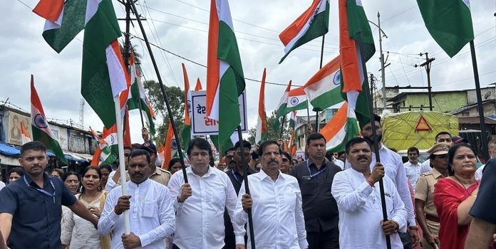 Tricolor Yatra in the presence Minister Ganesh Naik