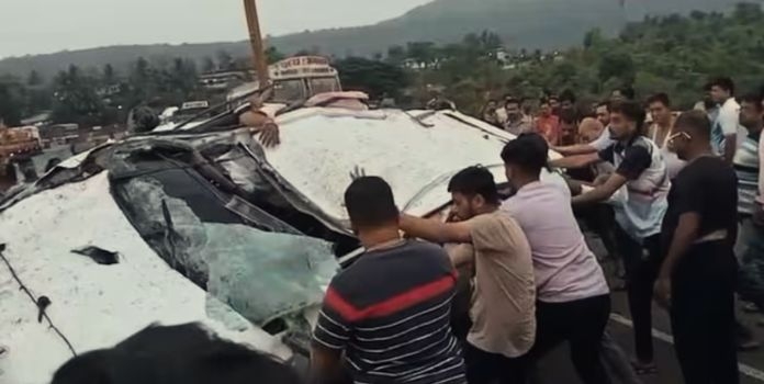 ratnagiri accident car falls into jagbudi river on mumbai goa national highway 5 dead