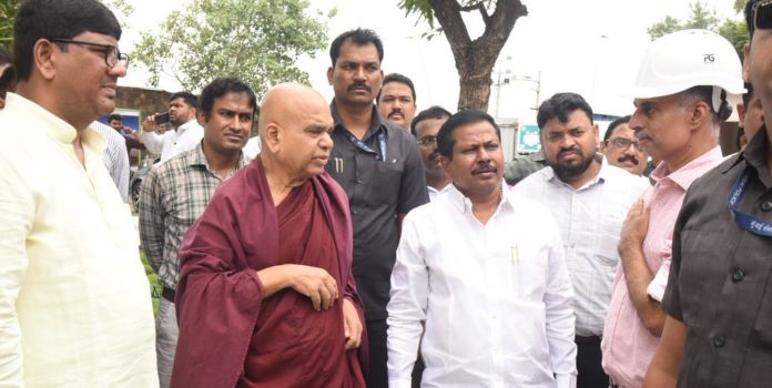 विधानसभा उपाध्यक्षांकडून बाबासाहेबांच्या स्मारकाची पाहणी