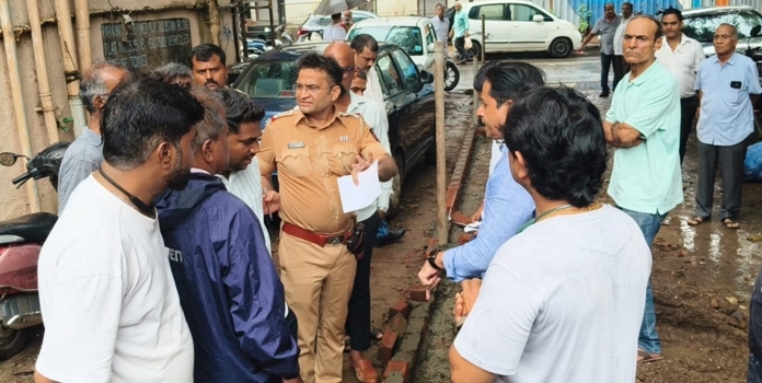 Worli illegal dargah news