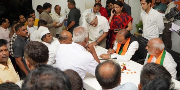 शेतजमिनीच्या वाटपासाठी नोंदणी फी माफ