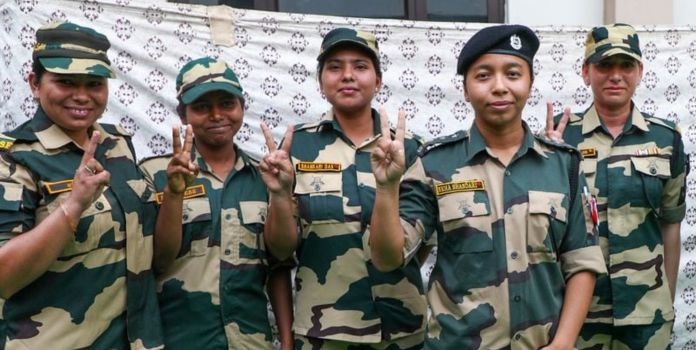 पाकिस्तानी सैन्याला भिडल्या बीएसएफच्या सात रणरागिणी! पाकडे पाठीला पाय लावून पळाले