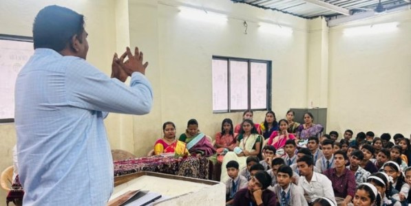 देशाच्या विकासात शिक्षकांचे मोठे योगदान; प्रा. मनिष घायाळ