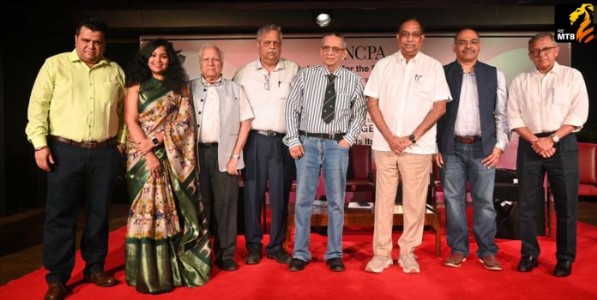 Dr. Ravin Thatte : पेज टू स्टेज साहित्य मालिकेत पार पडले डॉ. रविन थत्ते यांचे प्रेरणादायी संवाद सत्र