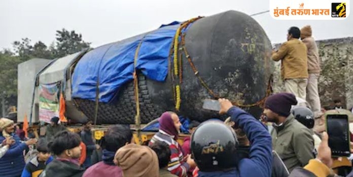 World’s Largest Shivling Reaches Bihar