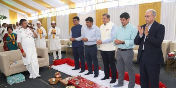 धारावी पुनर्वसनाला गती; माटुंग्यात १० इमारतींसाठी भूमिपूजन; रेल्वेच्या २२ एकर जागेवर उभारणार १०,४३२ पुनर्वसन सदनिका