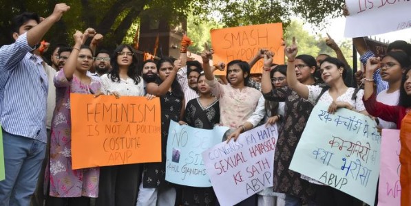 लैंगिक छळाच्या आरोपांप्रकरणी काँग्रेस खासदाराच्या अटकेची अभाविपची मागणी