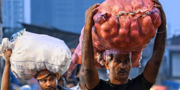 माथाडी कामगारांकडून ५० किलोपेक्षा जास्त वजनाची पोती उचलण्यास मनाई