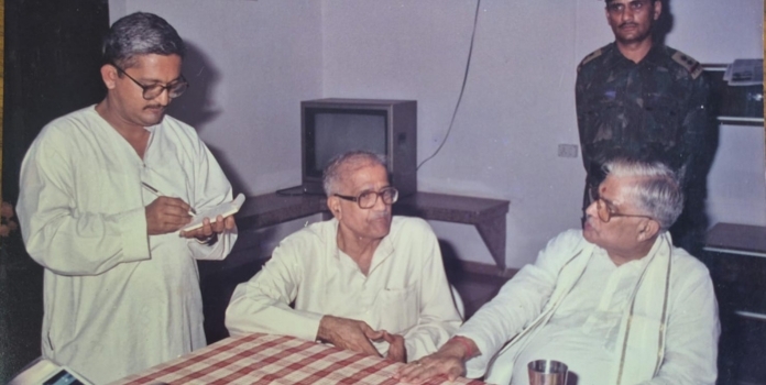  Nana Palkar Smruti Samiti Dr Madhavrao Paralkar