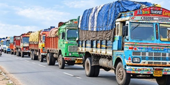 आदिवासी मोर्चामुळे ठाण्यात जड वाहनांना दोन दिवस प्रवेशबंदी
