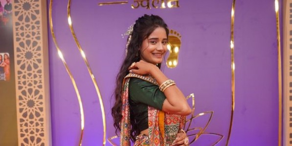 पहिलं रेड कार्पेट, पहिलं अवॉर्ड फंक्शन अन् मोठ्या मंचावर नृत्याची संधी, चिन्मयी मोरेचा अविस्मरणीय अनुभव!
