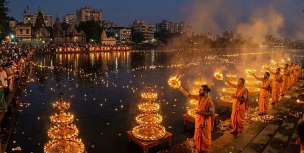 सिंहस्थ कुंभमेळ्याच्या पहिल्या गोदाआरतीत आदिवासी संस्कृतीचा जागर; ६,५०० आदिवासी बांधवांचा सहभाग!