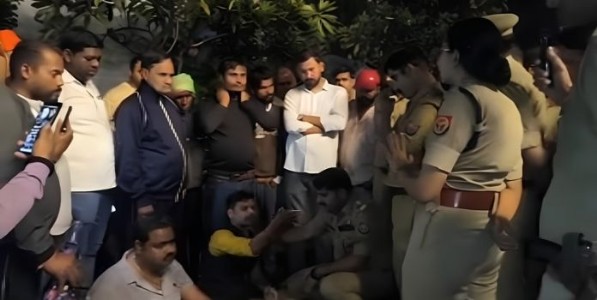 कानपूरमध्ये ४०० जणांच्या धर्मांतरणाचा डाव हिंदुत्ववाद्यांनी उधळला