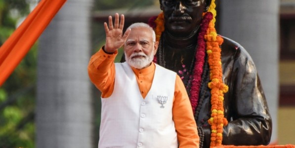गतिमान ‘विकसित भारता’कडे नेणारी पंतप्रधान नरेंद्र मोदी यांची २५ वर्षे!