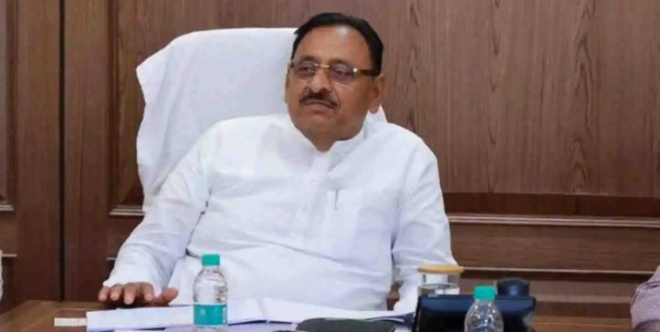 अवैध सावकारीला लगाम! प्रलंबित प्रकरणे तातडीने निकाली काढा - मंत्री बाबासाहेब पाटील